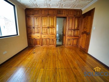 Casa de venta en Monay esquinera Cuenca