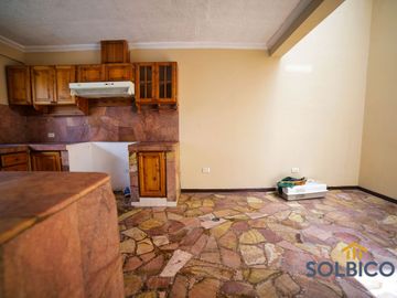 Casa de venta en Monay esquinera Cuenca
