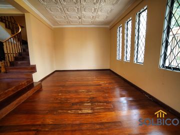 Casa de venta en Monay esquinera Cuenca