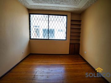 Casa de venta en Monay esquinera Cuenca
