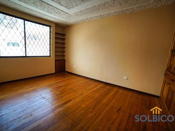 Casa de venta en Monay esquinera Cuenca