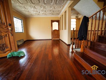 Casa de venta en Monay esquinera Cuenca