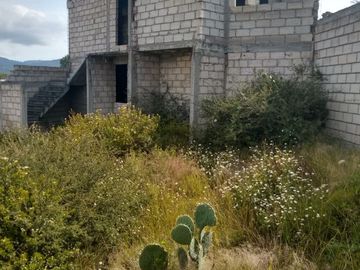 TERRENO EN VENTA CON OBRA NEGRA EN TIZAHUAPAN