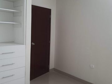 DEPARTAMENTO CON COCHERA Y PISCINA EN VENTA - URB. MIRAFLORES COUNTRY CLUB - PIURA