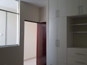 DEPARTAMENTO CON COCHERA Y PISCINA EN VENTA - URB. MIRAFLORES COUNTRY CLUB - PIURA