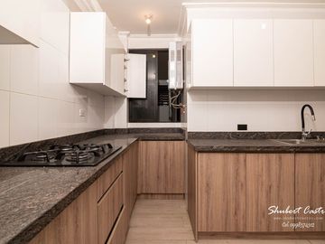 En venta departamento central cerca del parque central de Loja