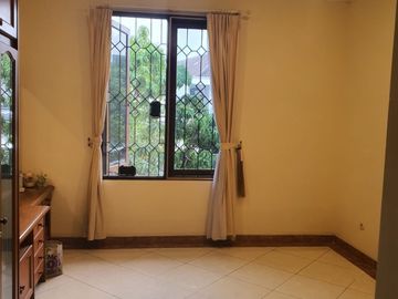 Rumah Pinggir Jalan Raya, 150 Meter Ke Kampus Binus