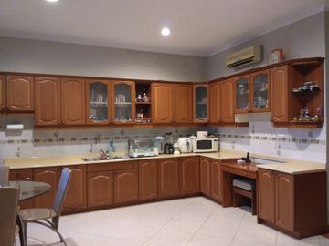 Rumah Pinggir Jalan Raya, 150 Meter Ke Kampus Binus
