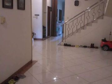 Rumah Pinggir Jalan Raya, 150 Meter Ke Kampus Binus