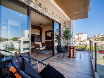 DEPARTAMENTO EN VENTA EN PUERTO VALLARTA, COL. FLUVIAL VALLARTA, ALBERCA Y MAS AMENIDADES