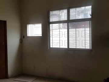 Venta de casa esquinera en Mirtos 902 e Higueras en Urdesa Guayaquil, importante corredor comercial.