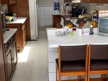 Villa en venta con 428m2T Calle Los Álamos y Av. Ordóñez Lasso