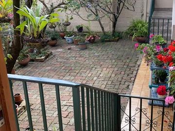 Villa en venta con 428m2T Calle Los Álamos y Av. Ordóñez Lasso