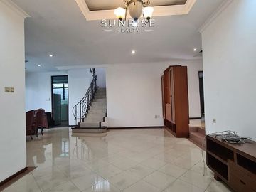 Dijual Rumah di Jl Kencana Indah Pondok Indah, Jakarta Selatan