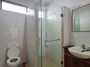 Dijual Rumah di Jl Kencana Indah Pondok Indah, Jakarta Selatan