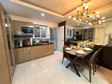 FOR SALE - Townhouse in New Manila, Quezon City