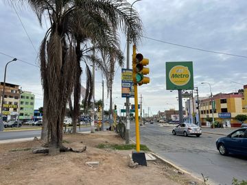 ALQUILER DE LOCAL 160 M2 EN TOMAS VALLE, SAN MARTIN DE PORRES.