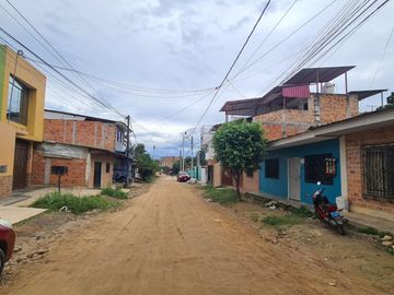 Propiedad con dos mini departamentos y un local comercial, ubicado en un entorno tranquilo y natural.