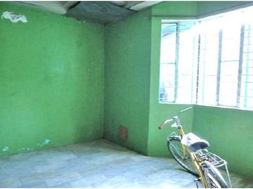 PRE-OWNED HOUSE AND LOT INSIDE SUBDIVISION AT MAMBOG V (PANAPAAN), BACOOR, CAVITE NEAR CAVITE STATE UNIVERSITY IMUS - VISTA MALL IMUS ALONG AGUINALDO 