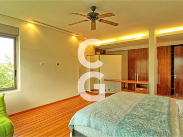 Casa en Venta en Cancun en Residencial Lagos del Sol Frente al Lago con 6 Rec