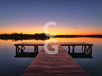 Casa en Venta en Cancun en Residencial Lagos del Sol Frente al Lago con 6 Rec