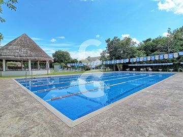 Casa en Venta en Cancun en Residencial Lagos del Sol Frente al Lago con 6 Rec