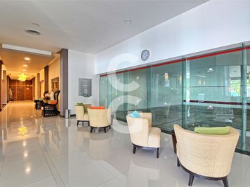 Casa en Venta en Cancun en Residencial Lagos del Sol Frente al Lago con 6 Rec