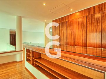 Casa en Venta en Cancun en Residencial Lagos del Sol Frente al Lago con 6 Rec