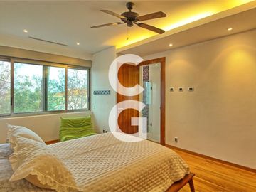 Casa en Venta en Cancun en Residencial Lagos del Sol Frente al Lago con 6 Rec