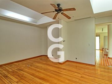 Casa en Venta en Cancun en Residencial Lagos del Sol Frente al Lago con 6 Rec