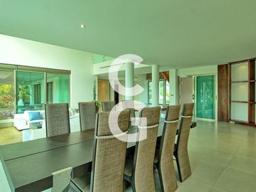 Casa en Venta en Cancun en Residencial Lagos del Sol Frente al Lago con 6 Rec