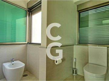 Casa en Venta en Cancun en Residencial Lagos del Sol Frente al Lago con 6 Rec
