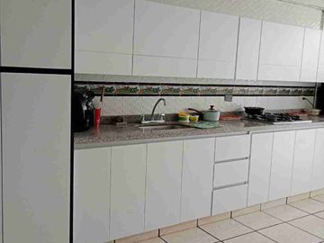 SE VENDE EXCELENTE CASA CON RENTA EN PALERMO, MANIZALES.