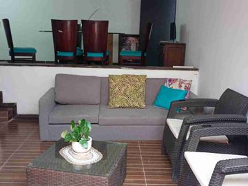 SE VENDE EXCELENTE CASA CON RENTA EN PALERMO, MANIZALES.