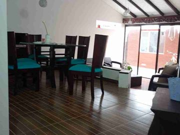SE VENDE EXCELENTE CASA CON RENTA EN PALERMO, MANIZALES.