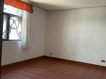 VENTA CASA EL SALITRE RAQUET CLUB FRENTE A JURICA Y A ANTEA CERCA DE TODO
