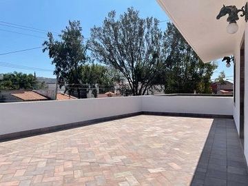 VENTA CASA EL SALITRE RAQUET CLUB FRENTE A JURICA Y A ANTEA CERCA DE TODO
