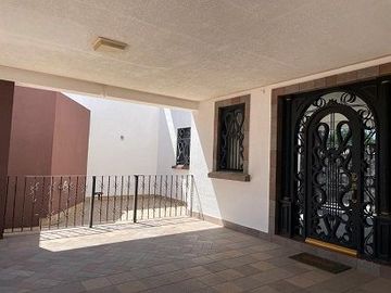 VENTA CASA EL SALITRE RAQUET CLUB FRENTE A JURICA Y A ANTEA CERCA DE TODO