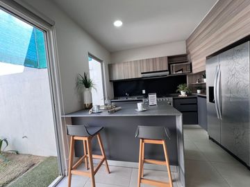 CASA DENTRO DE COTO CON ALBERCA ZAPOPAN
