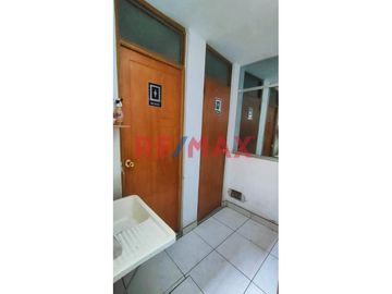 Vendo Casa Con Local Comercial - 71.54M2 En Plena Avenida Guzman Barrón – Urb. Sto Dominguito - $140,000