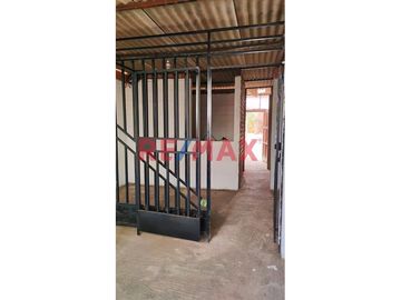 Vendo Casa Con Local Comercial - 71.54M2 En Plena Avenida Guzman Barrón – Urb. Sto Dominguito - $140,000