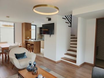 CASA EN VENTA EN EXCLUSIVO CONDOMINIO EN AMBATO