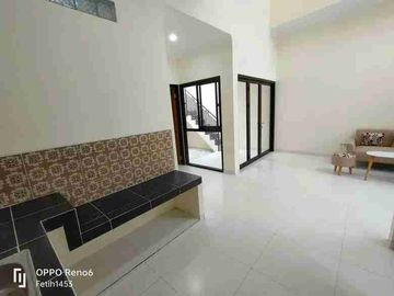 Rumah Baru 1,5 Lantai Luas 80 di Tombro Sukarno Hatta Suhat