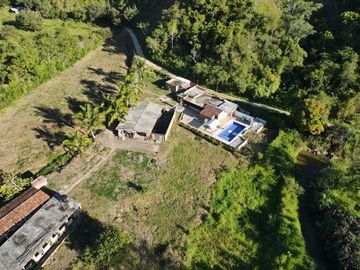 VENDO FINCA DE TRABAJO EN AMALFI ANTIOQUIA.