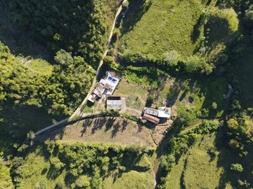 VENDO FINCA DE TRABAJO EN AMALFI ANTIOQUIA.
