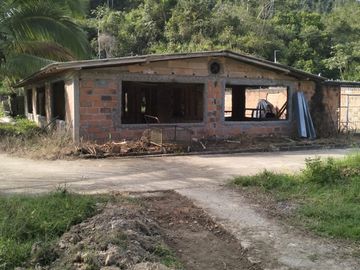 VENDO FINCA DE TRABAJO EN AMALFI ANTIOQUIA.