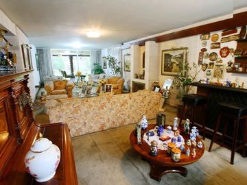 !!! Oportunidad Unica !!! Majestuosa Casa, Finos Acabados, Amplios Jardines y Andeneria