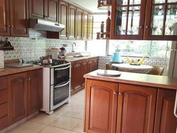 !!! Oportunidad Unica !!! Majestuosa Casa, Finos Acabados, Amplios Jardines y Andeneria