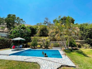 !!! Oportunidad Unica !!! Majestuosa Casa, Finos Acabados, Amplios Jardines y Andeneria