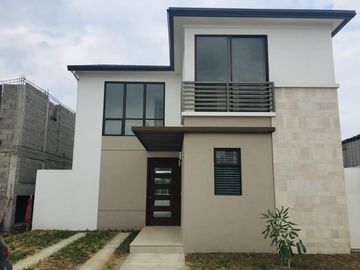 Casa en Venta Por Estrenar - Vilanova - Vía Salitre